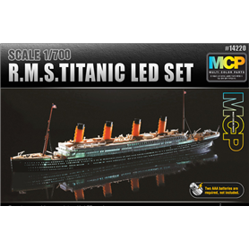 1/700 Titanic w colored parts + LED set (383 mm) Exk fraktkostnad/l shipping cost